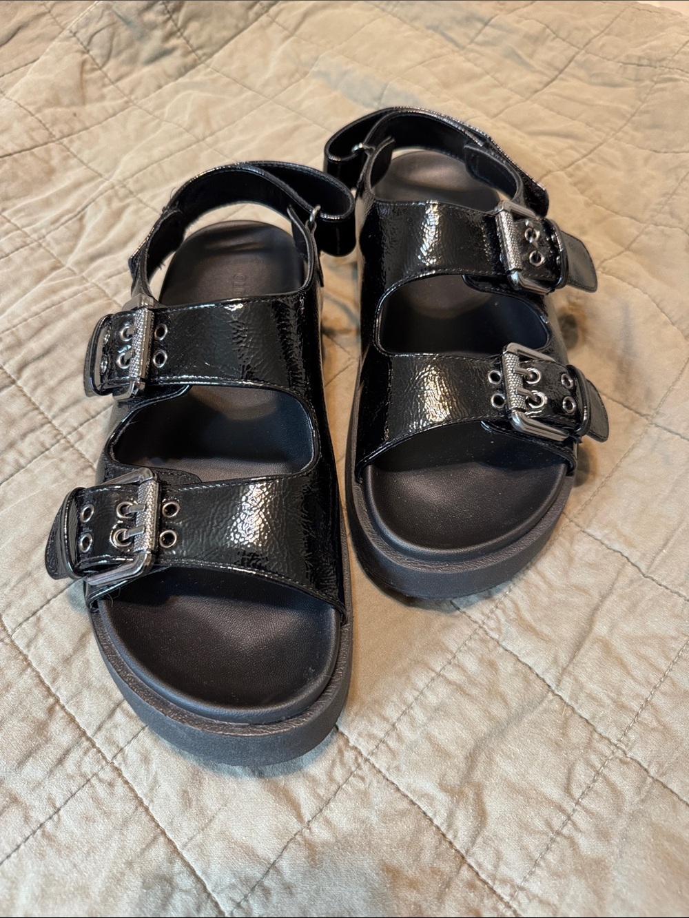 Old Navy Size 8 Patent Buckle Sandals